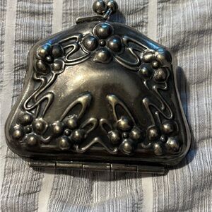 Vintage Sterling Silver Art Nouveau Floral brooch pin.